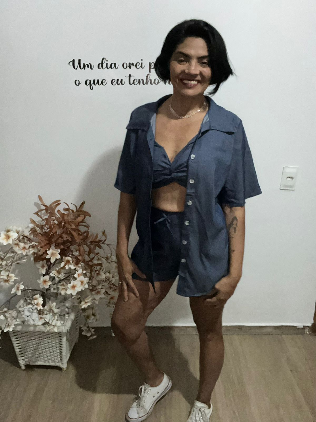 Conjunto Jeans Azul com Top e Shorts - 3 peças